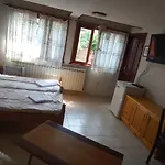 Dumanova House