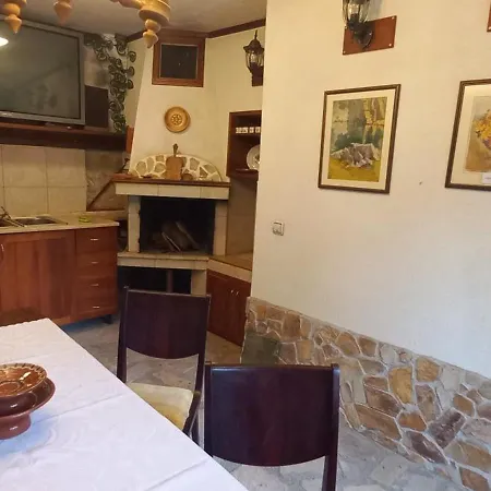 Dumanova House Guest house *