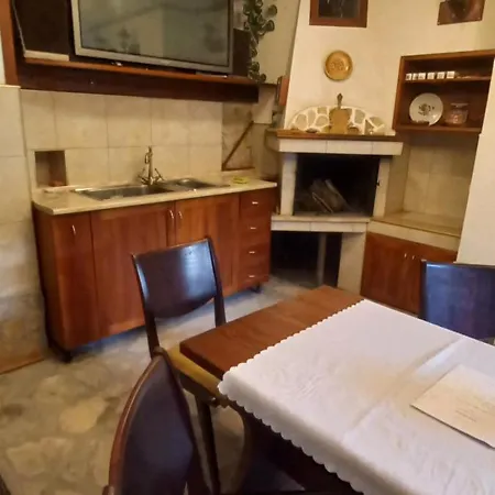 Dumanova House *