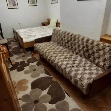 Dumanova House Guest house *
