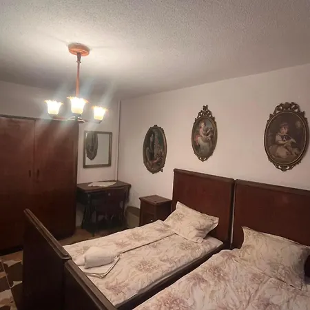 Dumanova House Guest house *