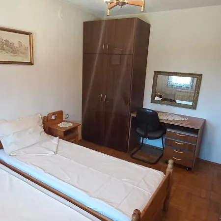 게스트하우스 Dumanova House 반스코