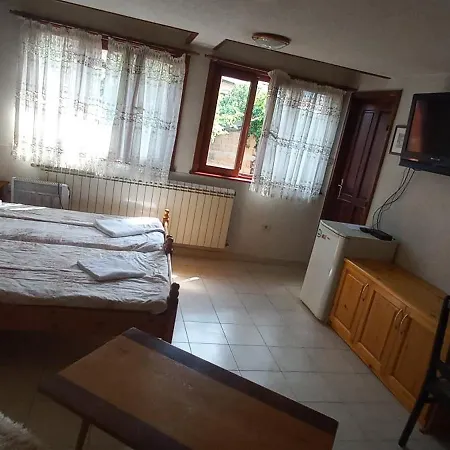Dumanova House
