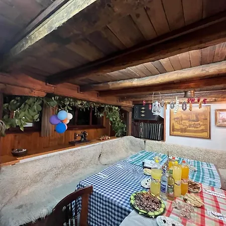 Dumanova House * 반스코